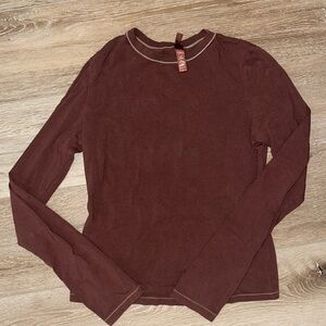 Skims long sleeve shirt/Large/Brown